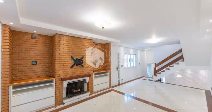 Casa tipo para venda com 3 quartos, sendo 2 suítes, 215m²