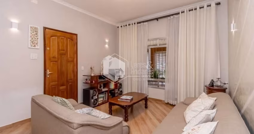 Casa tipo para venda com 3 quartos, 206m²