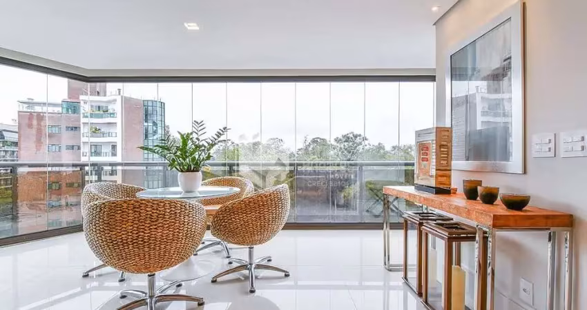Apartamento tipo para venda com 3 quartos, sendo 3 suítes, 244m²