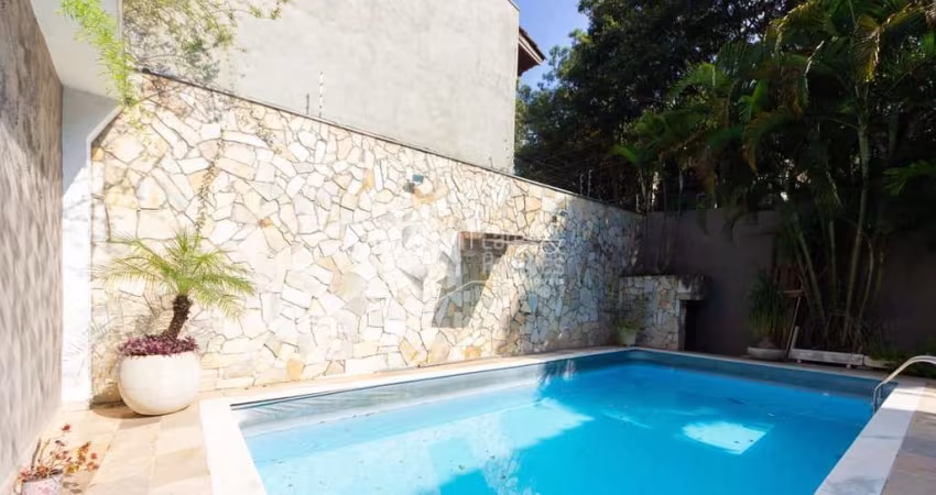 Sobrado para venda com 4 quartos, sendo 1 suíte, 399m²