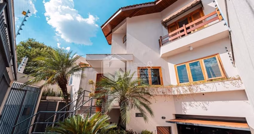 Casa tipo para venda e locação com 3 quartos, sendo 3 suítes, 420m²