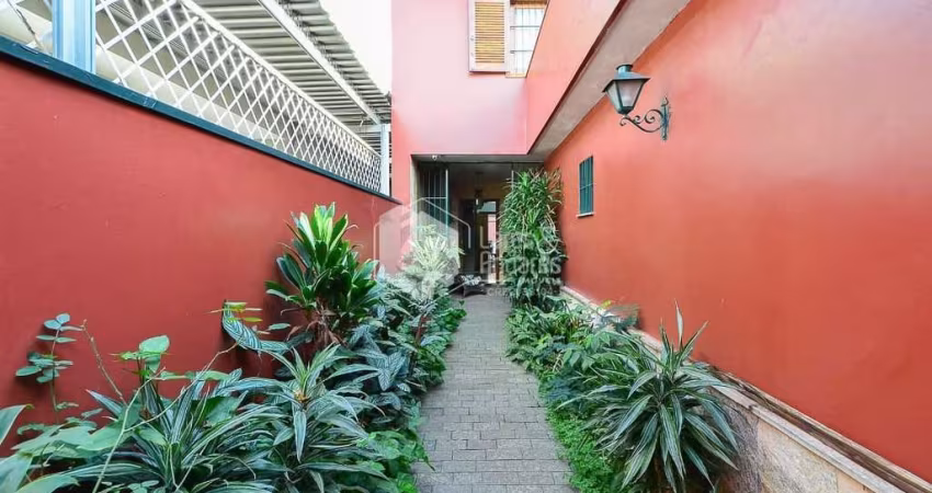 Casa tipo para venda com 4 quartos, sendo 4 suítes, 450m²