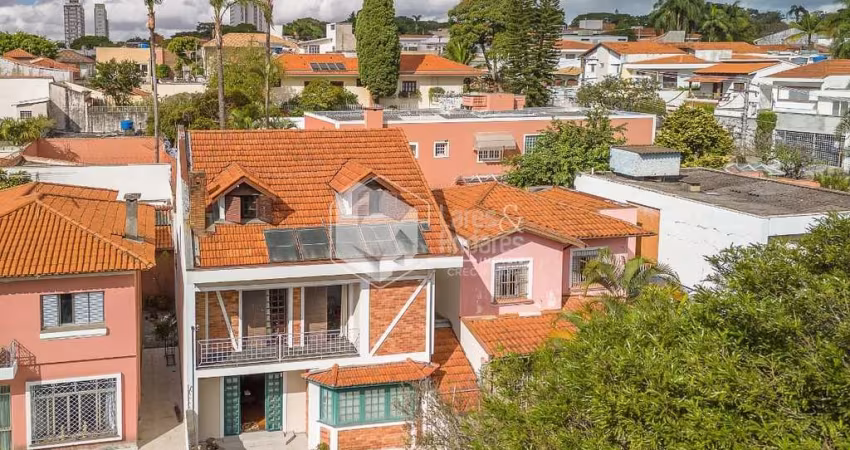 Casa tipo para venda com 4 quartos, sendo 2 suítes, 317m²