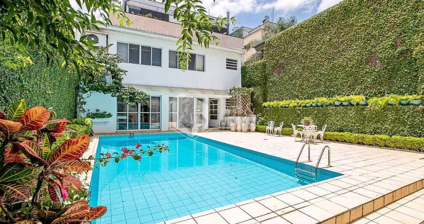 Casa tipo para venda com 4 quartos, sendo 1 suíte, 471m²
