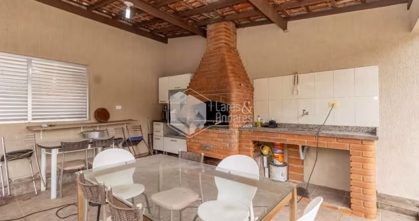 Casa de vila para venda com 4 quartos, sendo 1 suíte, 233m²