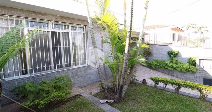 Casa tipo para venda com 4 quartos, 160m²