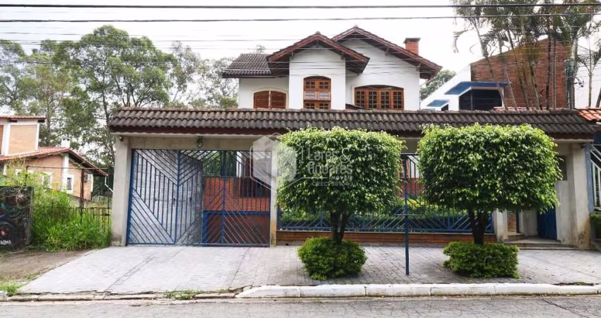 Sobrado para venda com 5 quartos, sendo 3 suítes, 400m²
