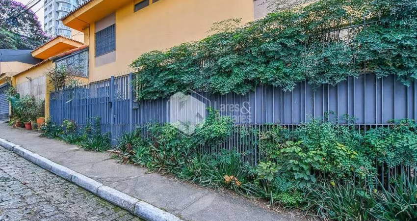 Casa tipo para venda com 4 quartos, sendo 4 suítes, 290m²