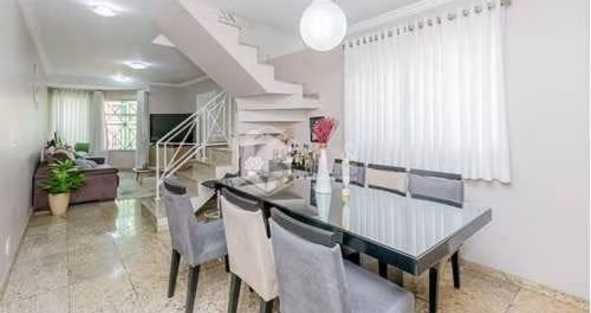 Casa tipo para venda com 6 quartos, sendo 3 suítes, 226m²