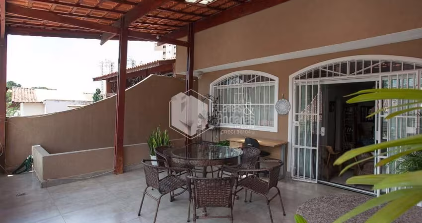 Casa tipo para venda com 3 quartos, sendo 1 suíte, 191m²