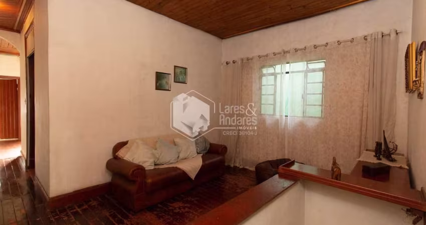 Casa tipo para venda com 3 quartos, 90m²