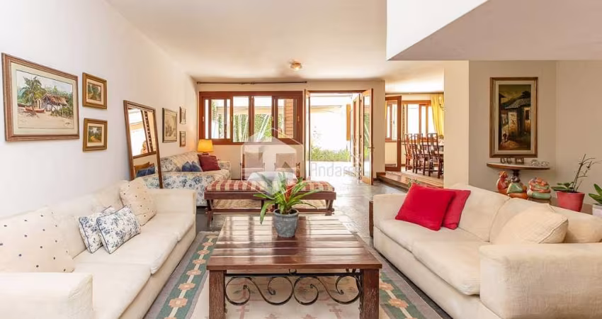 Casa tipo para venda com 4 quartos, sendo 4 suítes, 482m²