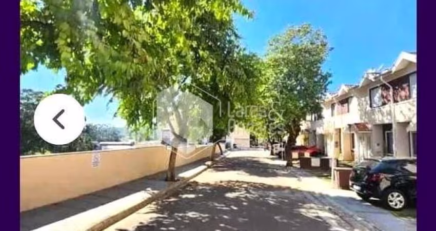 CASA DE COND. VENDA, COM 116 M² COM 2 DORMS, 2 SALAS COM COZINHA PLANEJADA E 2 VAGAS NO COND RESIDE
