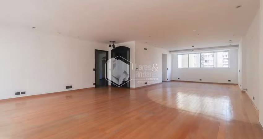 Apartamento tipo para venda com 3 quartos, sendo 1 suíte, 210m²