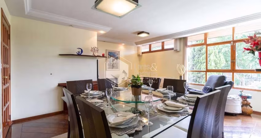 Casa tipo para venda com 3 quartos, sendo 1 suíte, 300m²