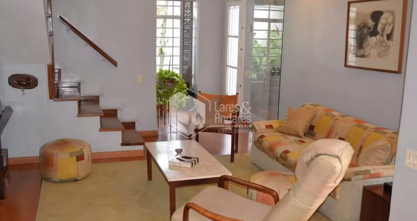 Casa tipo para venda com 4 quartos, sendo 1 suíte, 180m²