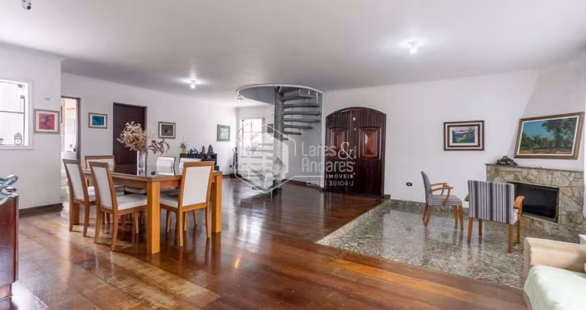 Sobrado para venda com 4 quartos, sendo 2 suítes, 365m²