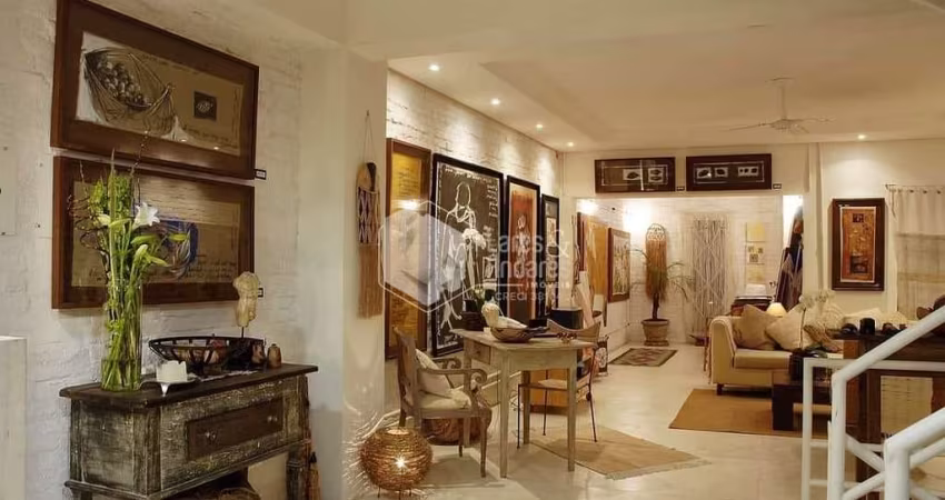Casa tipo para venda com 3 quartos, sendo 1 suíte, 325m²