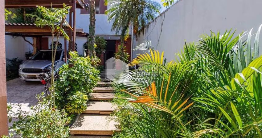 Casa tipo para venda com 3 quartos, sendo 2 suítes, 260m²