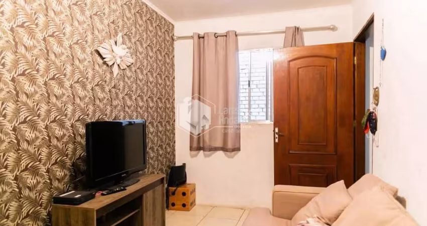 Casa tipo para venda com 8 quartos, sendo 8 suítes, 192m²