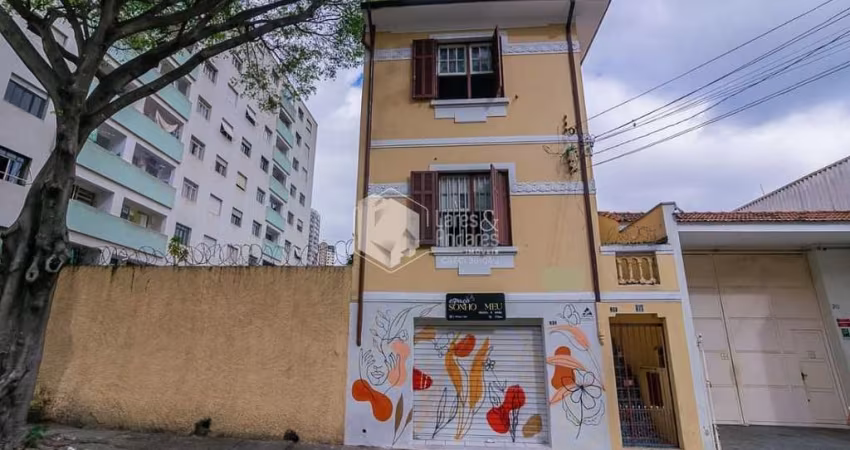 Casa tipo para venda com 4 quartos, 250m²