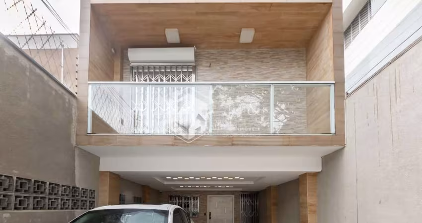 Sobrado para venda com 4 quartos, sendo 4 suítes, 200m²