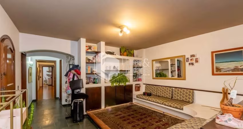 Apartamento tipo para venda com 4 quartos, sendo 1 suíte, 215m²
