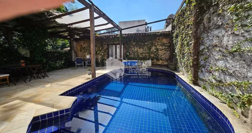 Casa tipo para venda com 3 quartos, sendo 3 suítes, 372m²