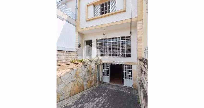 CASA ACOLHEDORA COM ESPAÇO GOURMET E CHURRASQUEIRA, COM 3 DORMITÓRIOS, 2 BANHEIROS BEM DISTRIBUÍDOS