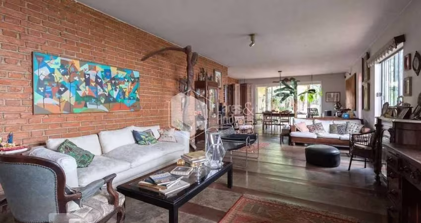 Casa no condomínio Sem bome para venda com 3 quartos, sendo 1 suíte, 270m²