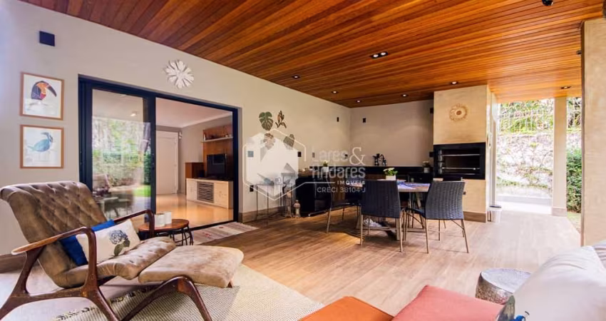 Casa tipo para venda com 4 quartos, sendo 1 suíte, 289m²
