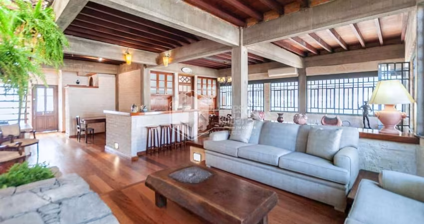 Casa tipo para venda com 3 quartos, sendo 1 suíte, 230m²