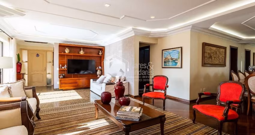 Duplex para venda com 4 quartos, sendo 4 suítes, 300m²