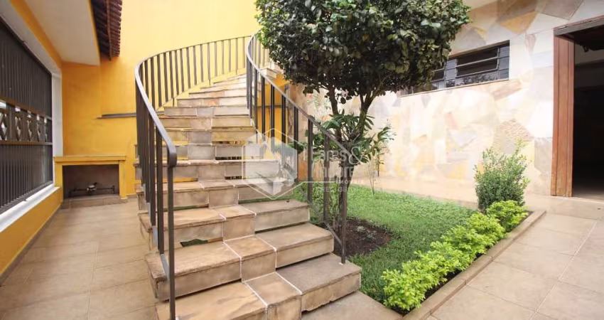 Casa tipo para venda com 4 quartos, 248m²
