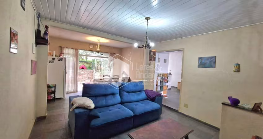Casa tipo para venda com 5 quartos, sendo 1 suíte, 298m²