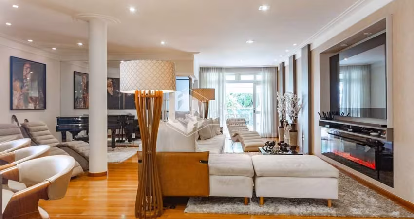 Casa tipo para venda com 5 quartos, sendo 4 suítes, 462m²