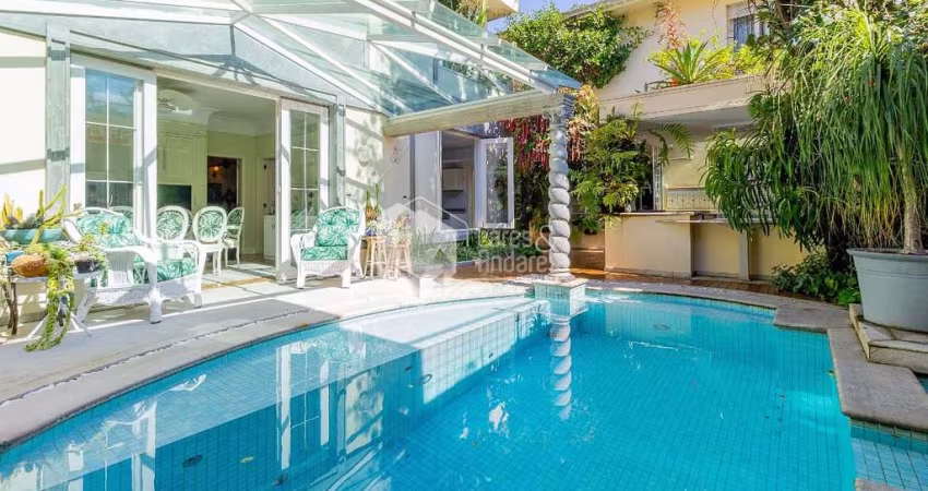 Casa tipo para venda com 5 quartos, sendo 2 suítes, 572m²