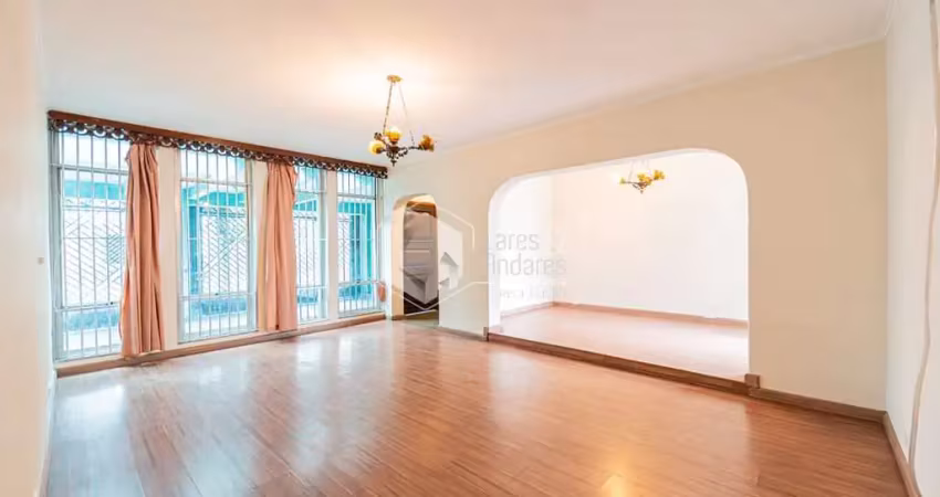 Casa tipo para venda com 4 quartos, sendo 1 suíte, 299m²