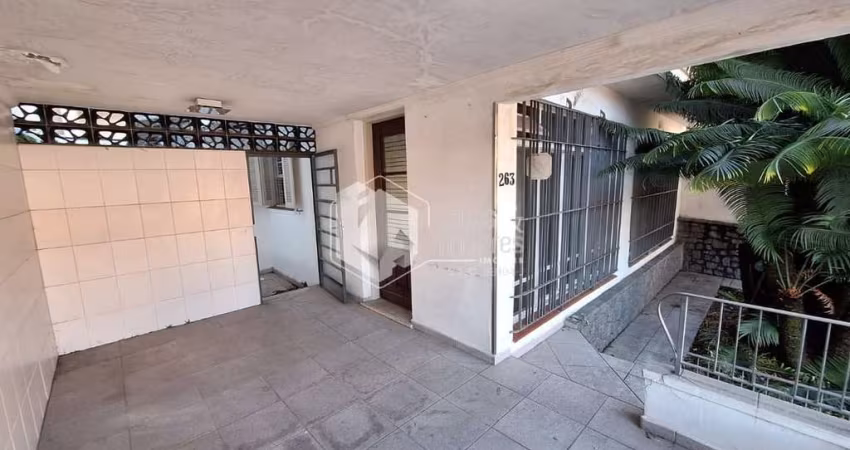 Casa tipo para venda com 3 quartos, 131m²