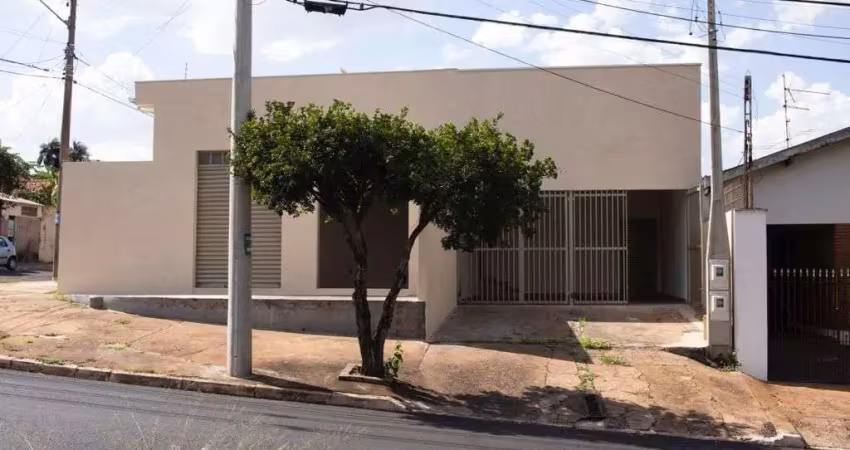 Casa com 4 quartos à venda na Rua Américo Danielli, 334, Parque Laranjeiras, Araraquara