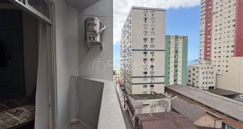 Oportunidade na quadra do mar com 4 dormitórios centro balneário camboriú