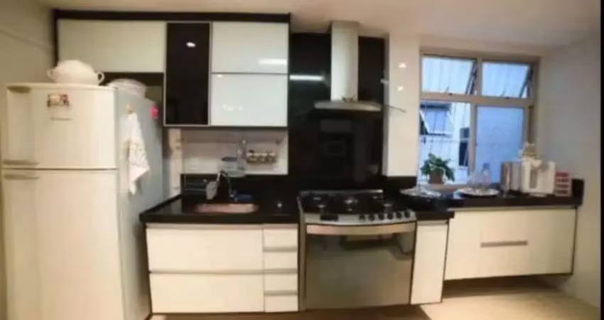 Apartamento espaçoso, bem localizado e com sol da manhã! 