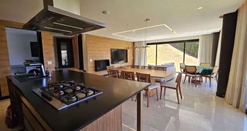 Casa - conforto e uma vista inesquecível! casa à venda no villagio verde – pedra azul | es