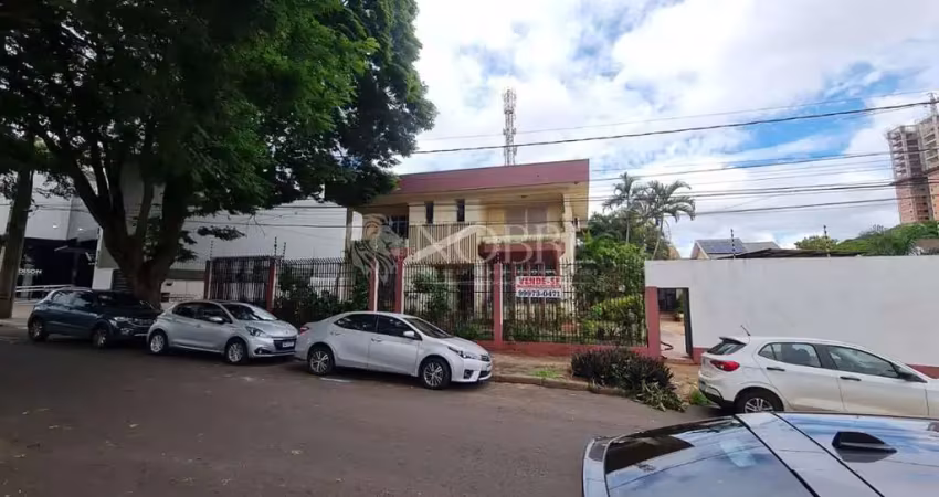 Casa com 5 quartos à venda na Travessa Japurá, Zona 08, Maringá