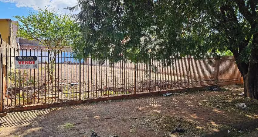 Terreno à venda na Rua Apucarana, Zona 08, Maringá