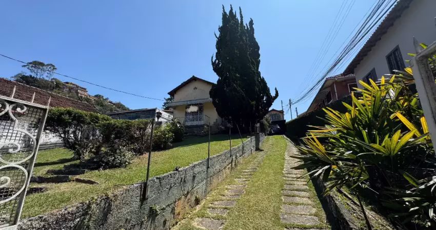 Casa com 5 quartos à venda no Valparaíso, Petrópolis 