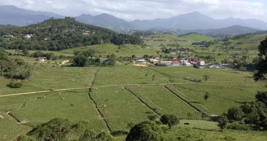 Vende-se belíssimo terreno com 6 hectares na  geral do pagará  em santo amaro da imperatriz/sc