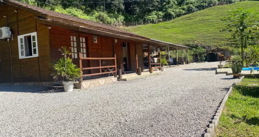 Vende-se lindo sítio com 2.5 hectares na varginha em santo amaro da imperatriz sc