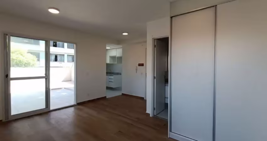 Lindo studio apartamento com uma ampla varanda na região da liberdade