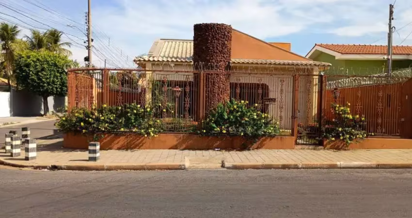 Execelente casa boa esperança. otima opção pra clinica ou escritorio.
